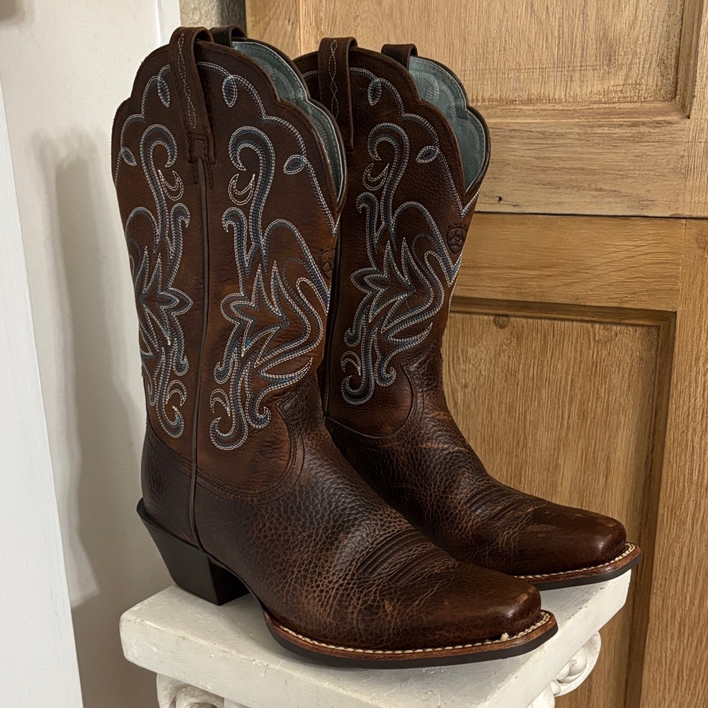 Ariat Leather Round Up Square Toe Western Boots